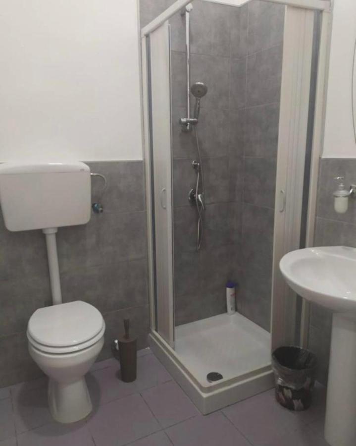 B&B Romy Napoli Bagian luar foto