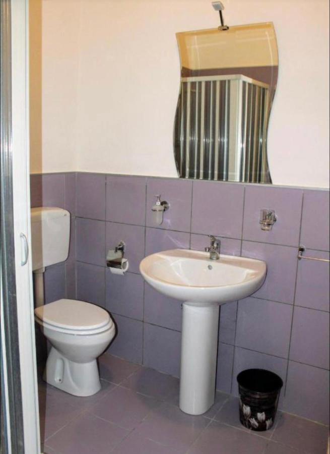B&B Romy Napoli Bagian luar foto