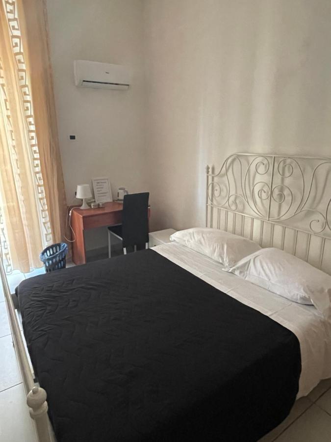 B&B Romy Napoli Bagian luar foto